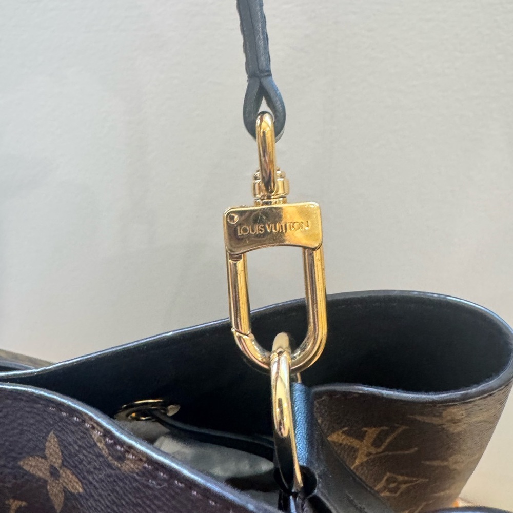 Authentic Louis Vuitton Neo Noe bag - Picture 4 of 12